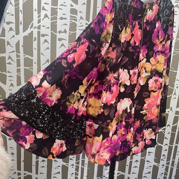 Jennifer Lopez Floral & Lace Batwing Sleeve Blouse sz M - Picture 7 of 8